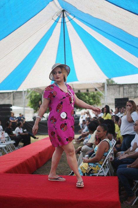 Inmates In Rio Compete For The Title Of Miss Criminal 2015 (15 pics)