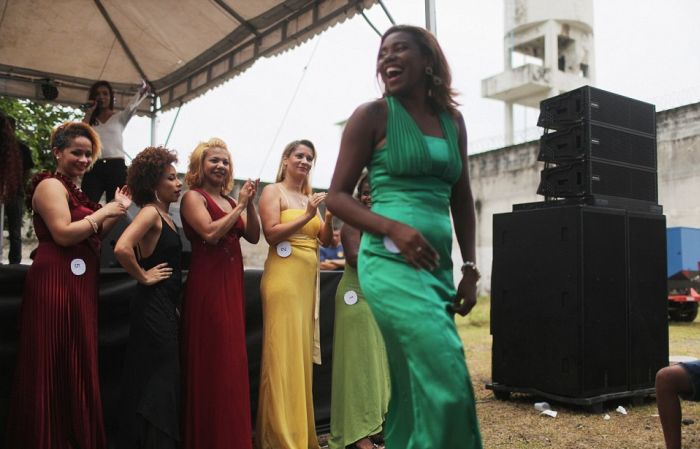 Inmates In Rio Compete For The Title Of Miss Criminal 2015 (15 pics)
