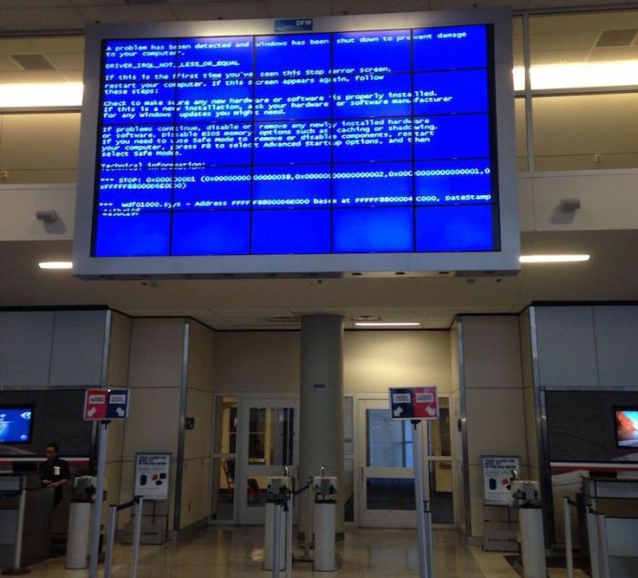 Those Awkward Moments When You Encounter The Blue Screen Of Death (22 pics)