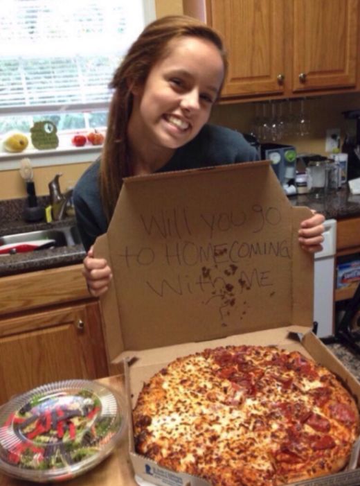 Prankster Uses Pizza To Troll An Innocent Girl (3 pics)