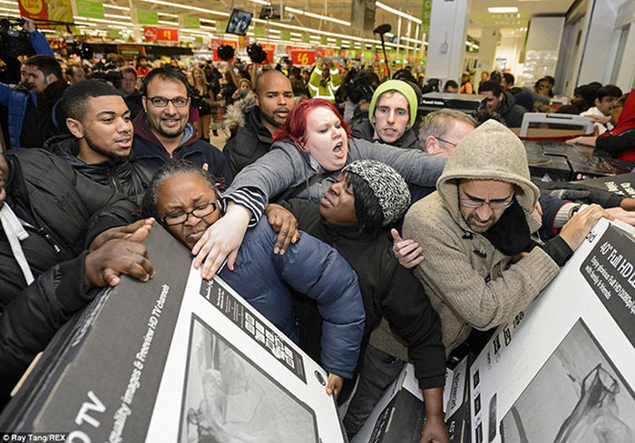 Beware Of The Zombies On Black Friday (18 pics)