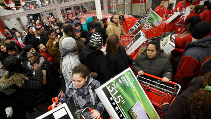 Beware Of The Zombies On Black Friday (18 pics)