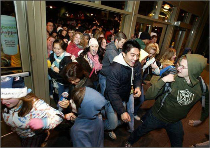 Beware Of The Zombies On Black Friday (18 pics)
