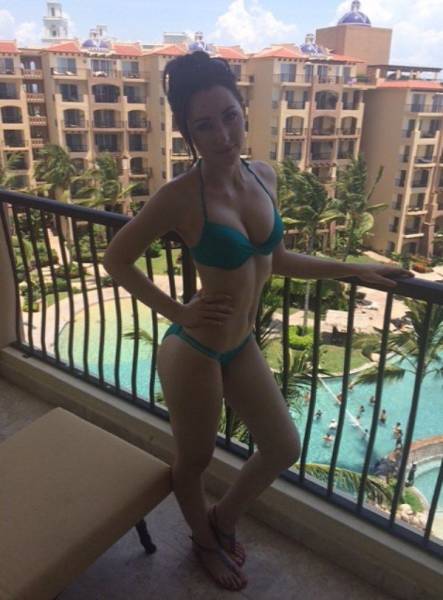 Take A Break And Enjoy Some Beautiful Babes In Bikinis (56 pics)