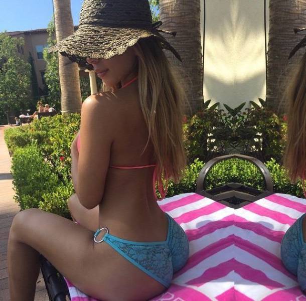 Take A Break And Enjoy Some Beautiful Babes In Bikinis (56 pics)