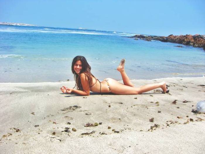 Take A Break And Enjoy Some Beautiful Babes In Bikinis (56 pics)