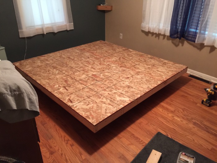 How To Build Your Very Own Floating Bed (9 pics)