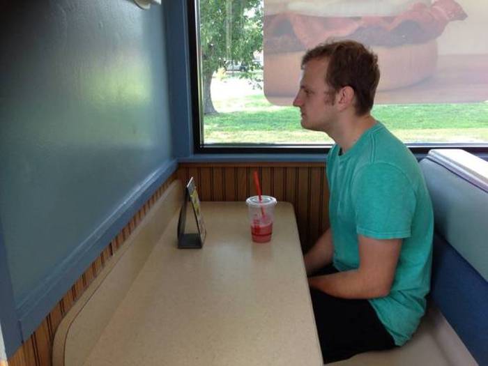 A Moment Of Silence For Our Friends That Are Forever Alone (44 pics)