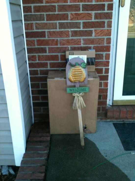 Delivery Guys Who Clearly Just Don't Care Anymore (26 pics)