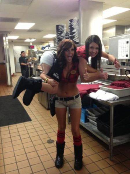 These Gorgeous Girls Definitely Know Their Way Around The Kitchen (53 pics)