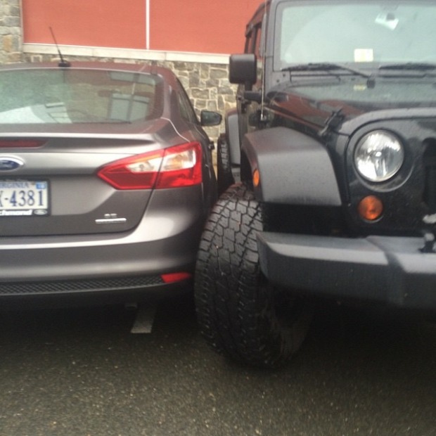 These People Are Really Terrible At Parking (6 pics)