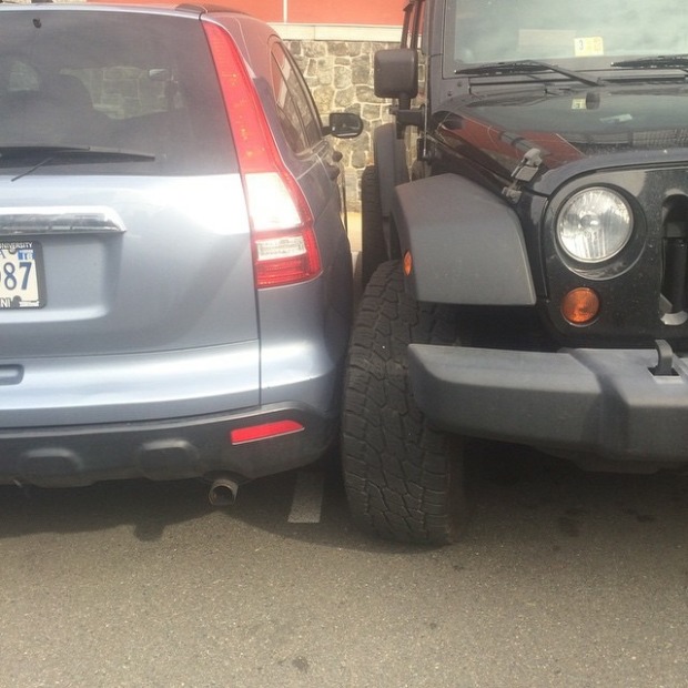 These People Are Really Terrible At Parking (6 pics)