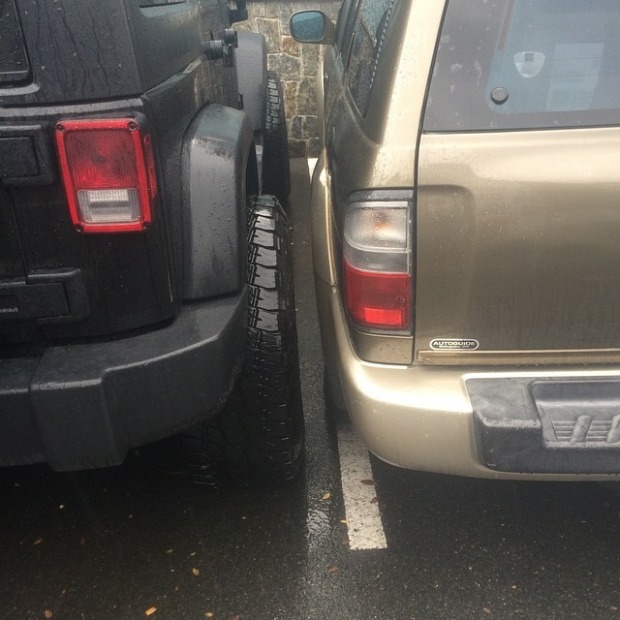 These People Are Really Terrible At Parking (6 pics)