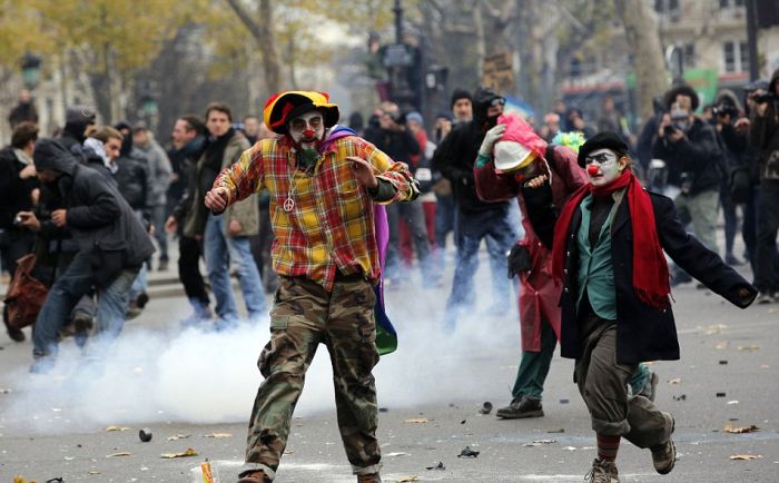 Paris Uses Shoes To Protest (11 pics)
