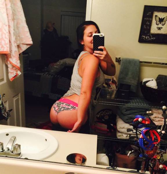 You've Come To The Right Place If You Love Beautiful Babes With Great Butts (57 pics)