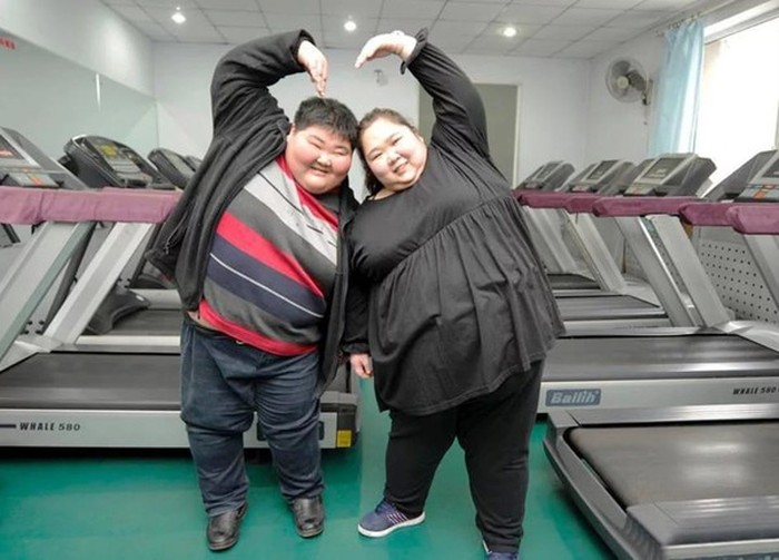 Is This The World's Largest Couple? (4 pics)