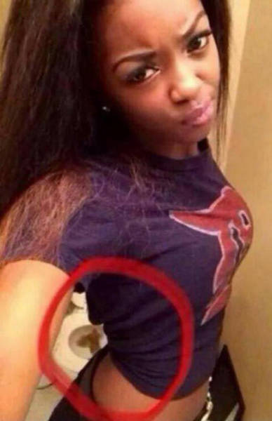 Girls Who Tried To Be Sexy But Failed Horribly (40 pics)