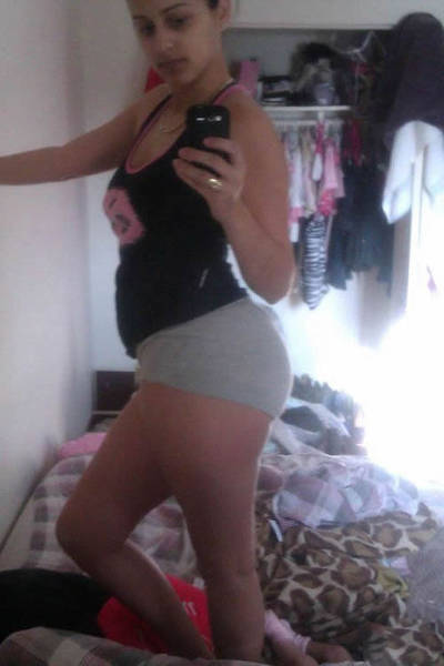 Girls Who Tried To Be Sexy But Failed Horribly (40 pics)