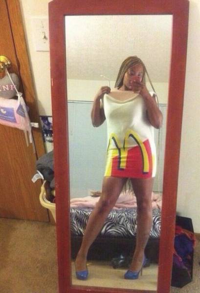 Girls Who Tried To Be Sexy But Failed Horribly (40 pics)