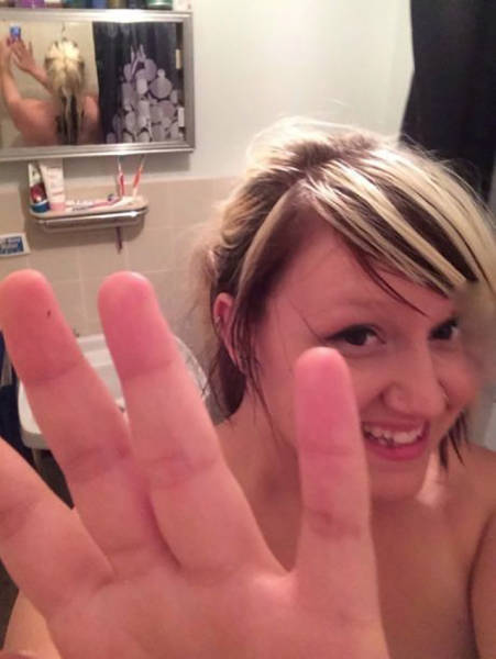 Girls Who Tried To Be Sexy But Failed Horribly (40 pics)