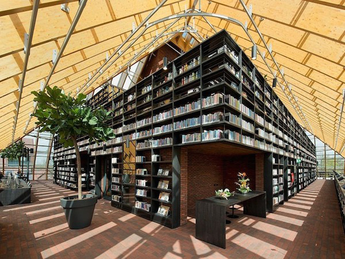 The Netherlands Has A Libary That's Like A Giant Mountain Of Books (10 pics)