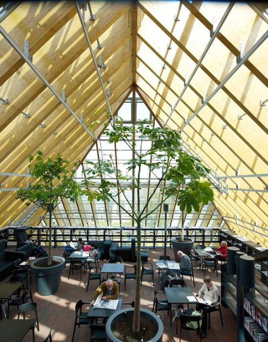 The Netherlands Has A Libary That's Like A Giant Mountain Of Books (10 pics)