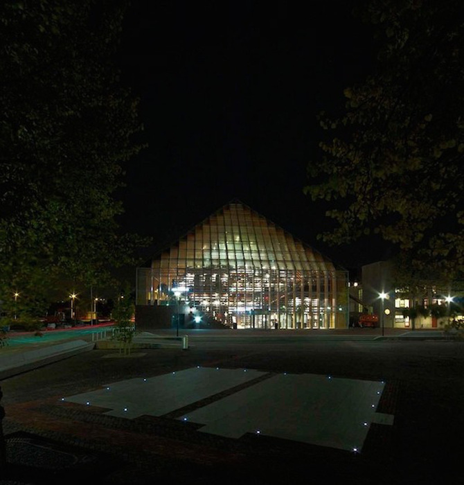 The Netherlands Has A Libary That's Like A Giant Mountain Of Books (10 pics)
