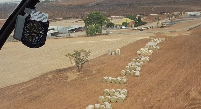 Australian Man Surprises Girlfriend With A Helicopter Ride And Marriage Proposal (4 pics)
