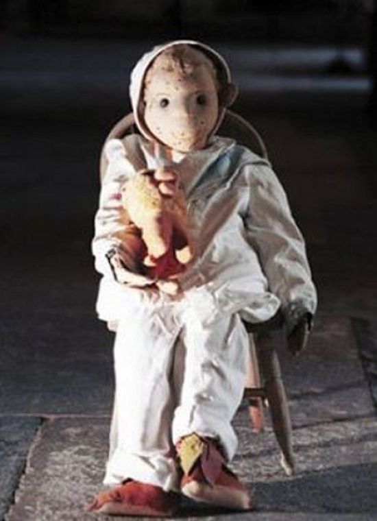 This Creepy Doll Named Robert Is The One That Inspired The ‘Chucky’ Movies (8 pics)