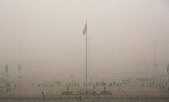 Shocking Photos Show The Devastating Air Pollution In Beijing (10 pics)