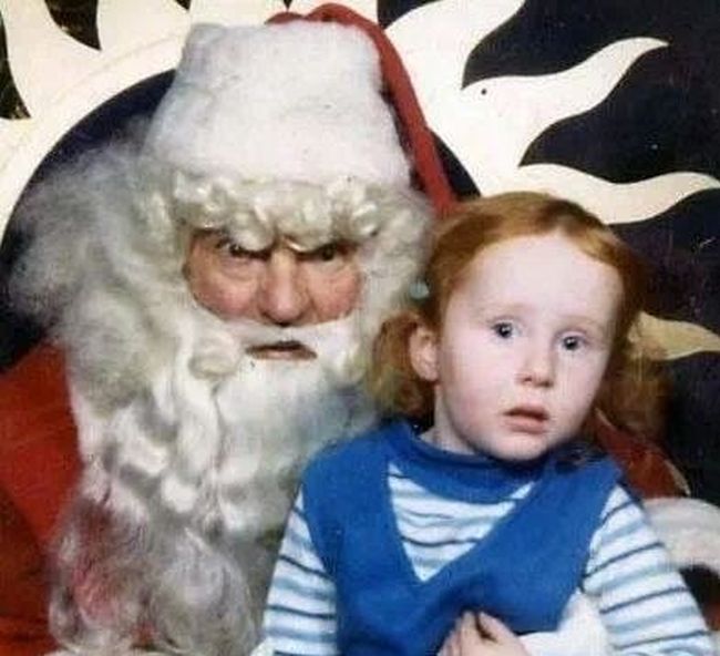 Photos Of Santa That Will Fill You With Fear Not Holiday Cheer (21 pics)