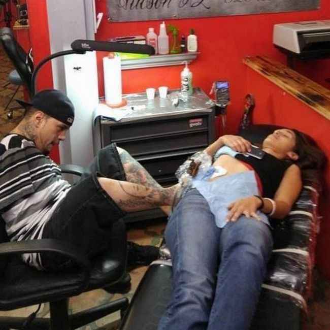Meet Brian Tagalog The Man Who Creates Tattoos With His Feet (7 pics)