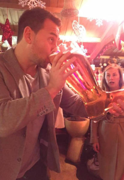 Alcohol Helps Create Fun Nights And Miserable Mornings (50 pics)