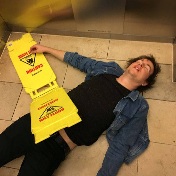 Alcohol Helps Create Fun Nights And Miserable Mornings (50 pics)