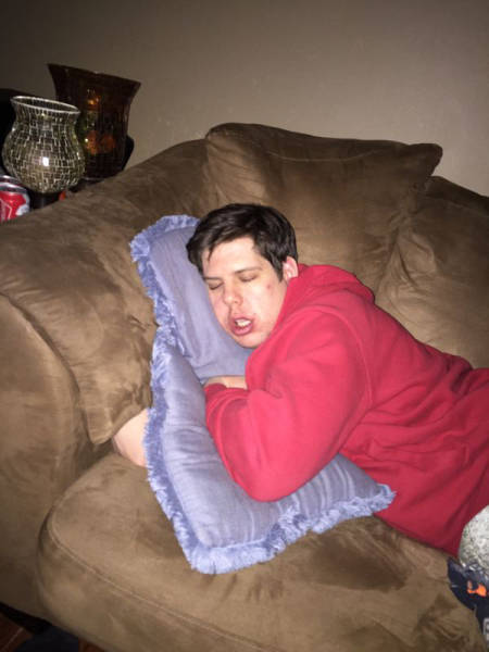 Alcohol Helps Create Fun Nights And Miserable Mornings (50 pics)