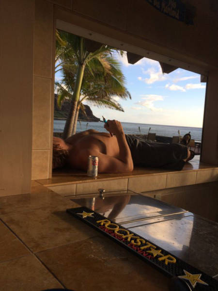 Alcohol Helps Create Fun Nights And Miserable Mornings (50 pics)