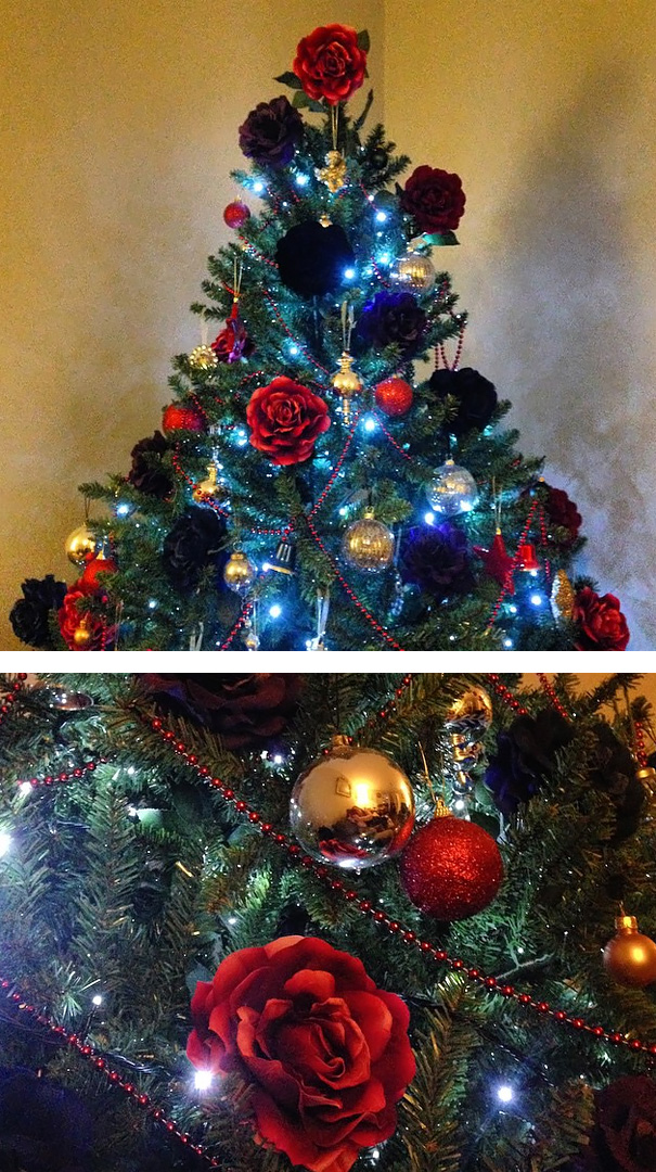 People Are Making Their Christmas Trees Beautiful By Using Flowers (23 pics)