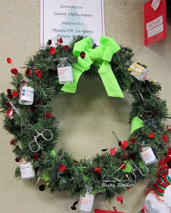 These Hospital Workers Came Up With Some Very Creative Christmas Decorations (20 pics)