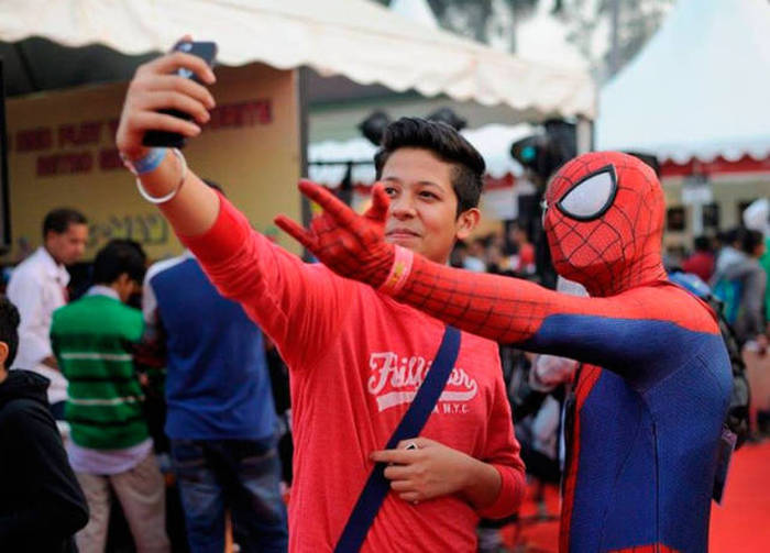 Awesome Photos From Inside The 2015 Delhi Comic Con In India (34 pics)