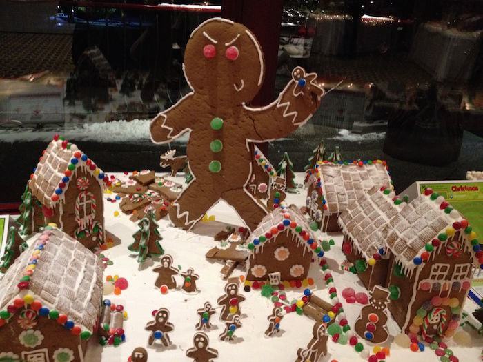 Unconventional Ginger Bread Houses That Turned Up The Awesome (16 pics)