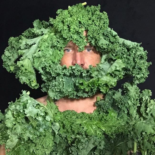 Meet The Man That Wore A Ridiculous Costume Every Day In 2015 (18 pics)