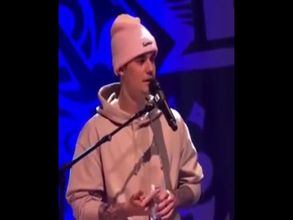 Watch Justin Bieber Make A Really Creepy Joke To Some 14 Year Old Girls