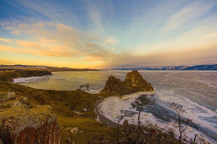 Lake Baikal Is Beautiful This Time Of Year (35 pics)
