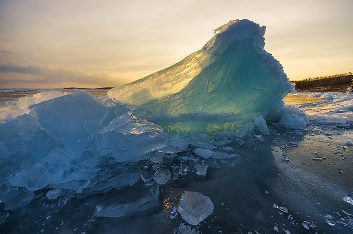 Lake Baikal Is Beautiful This Time Of Year (35 pics)