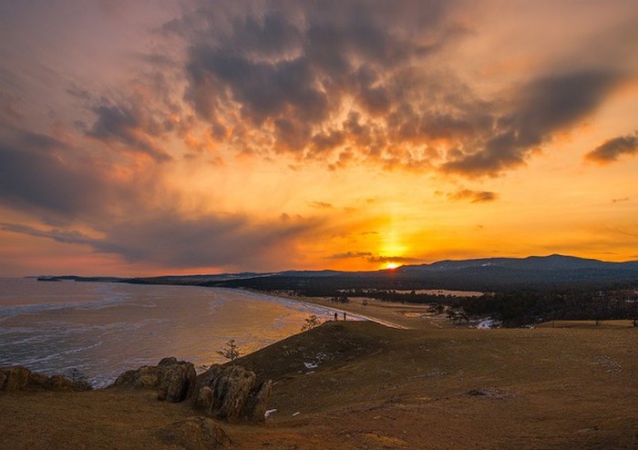 Lake Baikal Is Beautiful This Time Of Year (35 pics)