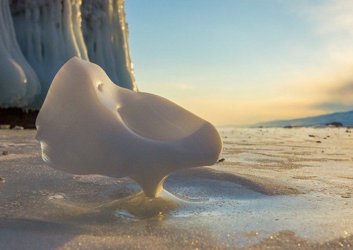Lake Baikal Is Beautiful This Time Of Year (35 pics)