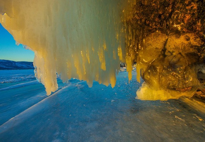 Lake Baikal Is Beautiful This Time Of Year (35 pics)