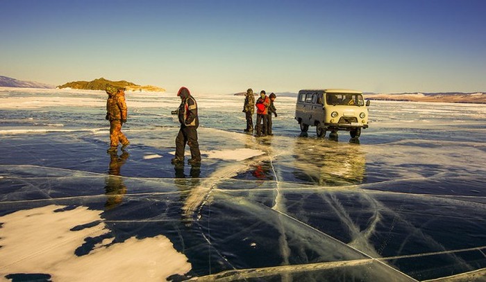 Lake Baikal Is Beautiful This Time Of Year (35 pics)