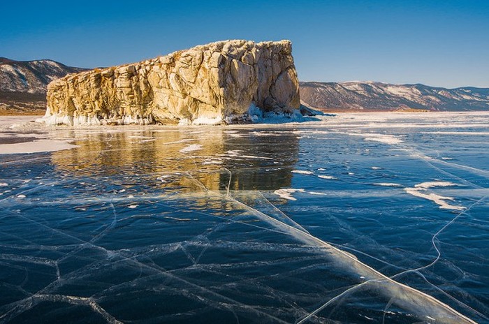 Lake Baikal Is Beautiful This Time Of Year (35 pics)