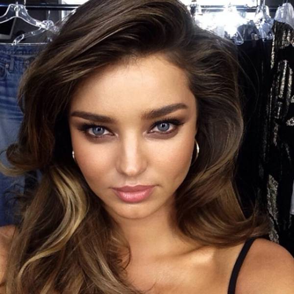 According To Pornhub These Are The Most Searched For Victoria's Secret Models (13 pics)